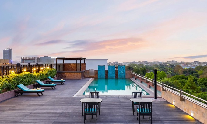 Sector 29 Hotel | Lemon Tree Premier 2, Gurugram