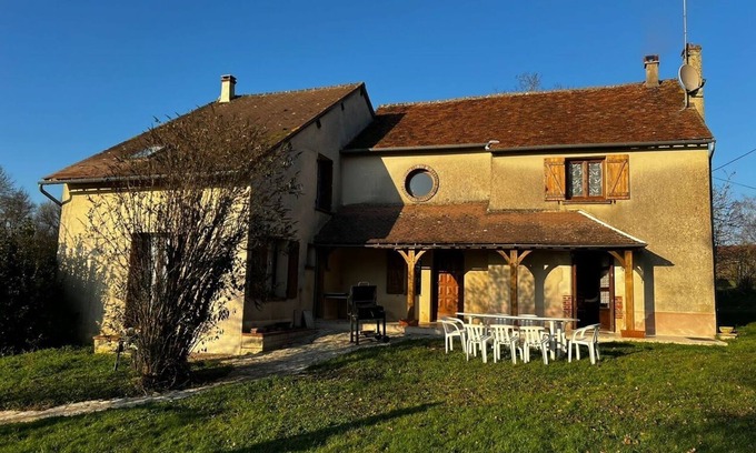 Saints-en-Puisaye House | Les Arnusses Jolie Maison 10 Personnes