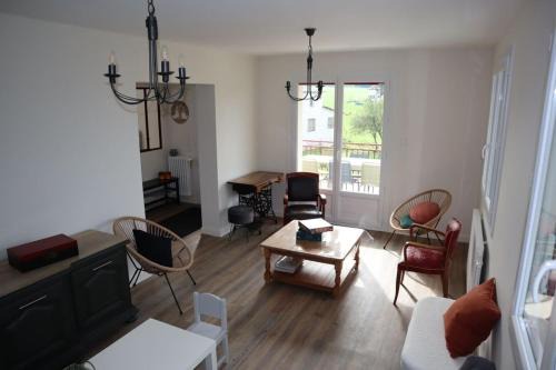 Monistrol-sur-Loire House | Les Berlingots Gîte for 10-12 personnes