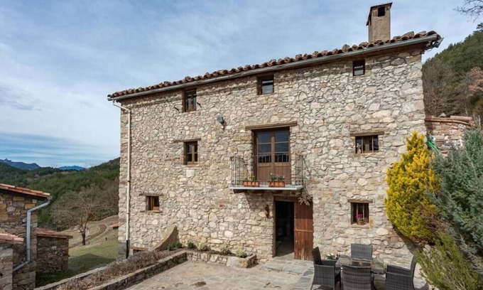 Gombren House | Les Comes: a cozy house in the mountains