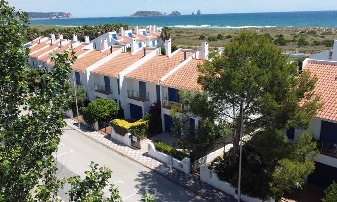 Mas Pinell Ski Chalet | Les Dunes 17 - Beachfront, pool and with A/C