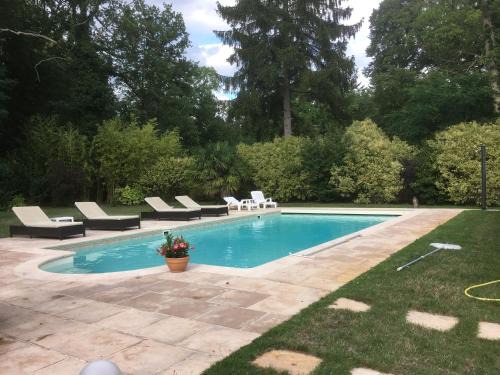 Lamorlaye Bed & Breakfast | Les Enclos Bed and Breakfast à 4 mn de Chantilly