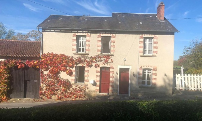 Saint-Sornin-la-Marche Bed & Breakfast | Les Forges