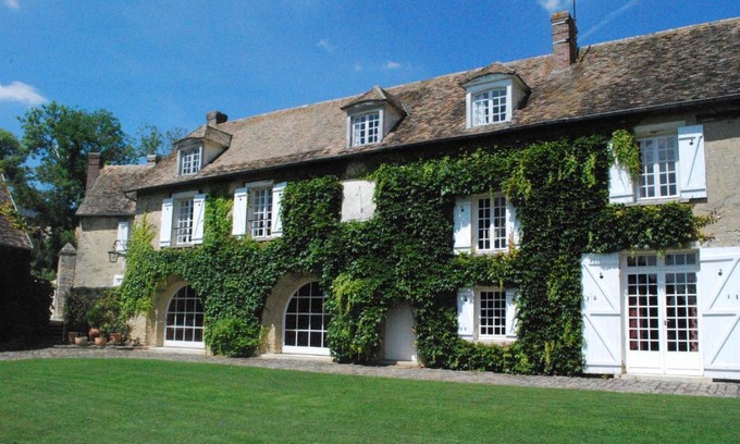 Menilles House | Les Hautes Sources - Esprit de France