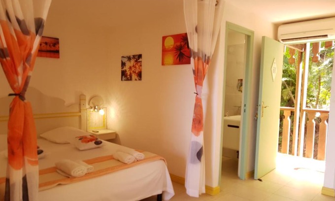 Sainte-Anne Apartment | les hauts de caritan