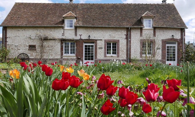 Poses Other | Les Jardins de Félicie. Les Tourtereaux. For lovers of Water and Nature.