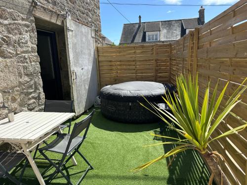 Reville Apartment | Les jardins de Reville