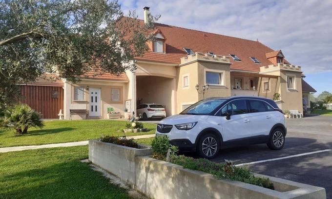 Lespourcy House | LES Nuages Fleuris - EST