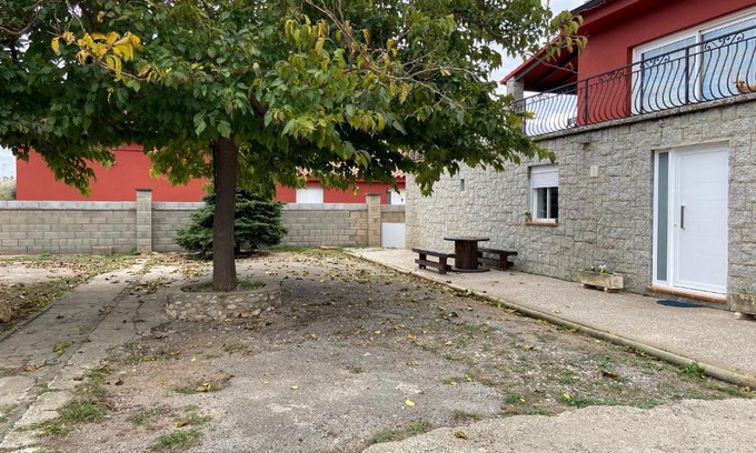 Vilafant Apartment | Les Oliveres - casa- apartament