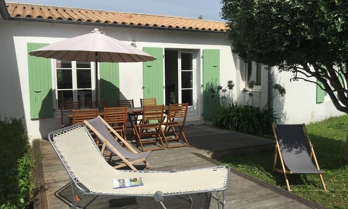 Les Portes-en-Re Villa | Les Portes en ré, Nice villa with garden in the center of the village.