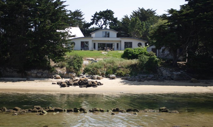 Pleumeur-Bodou House | Les Sablettes, 8 people, feet in the water
