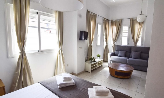 Capuchinos Apartment | Letmalaga Barcelo Apartment 4