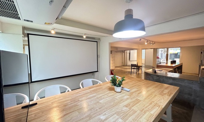 Si Yaek Maha Nak Hotel | Letter Better Home