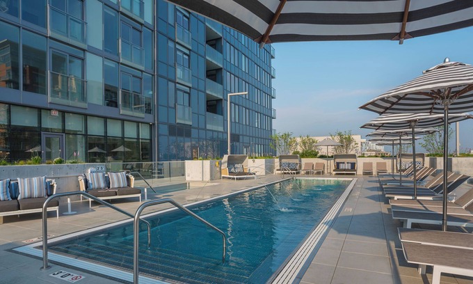 River North Hotel | Level - Old Town One Bedroom Suite with Spacious Kitchen