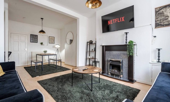 Anfield House | LFC Stay | 1 Min to Stadium | W/M | Pet Friendly