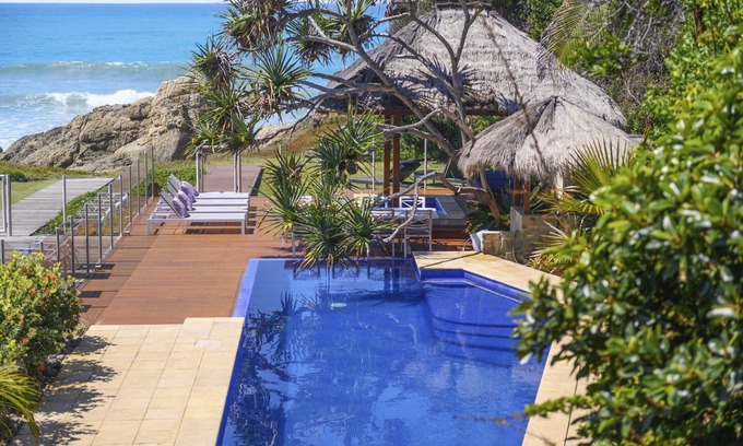 Sapphire Beach House | Liapari Beach House, Absolute Beachfront, Pool, Spa, 4B/4B
