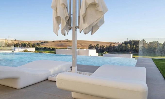 Jerez de la Frontera Apartment | Lightbooking Montecastillo Moto GP