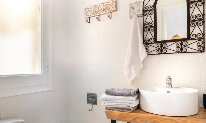 Vilassar de Mar Apartment | Like a tiny house, steps from the beach!