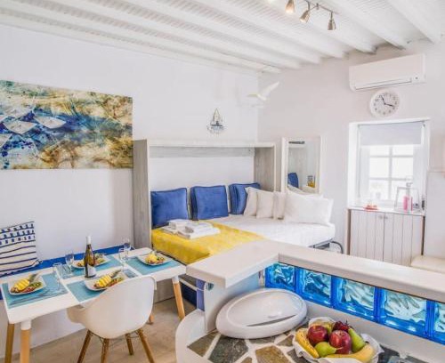 Little Venice Apartment | Like a white seagull in Mykonos!