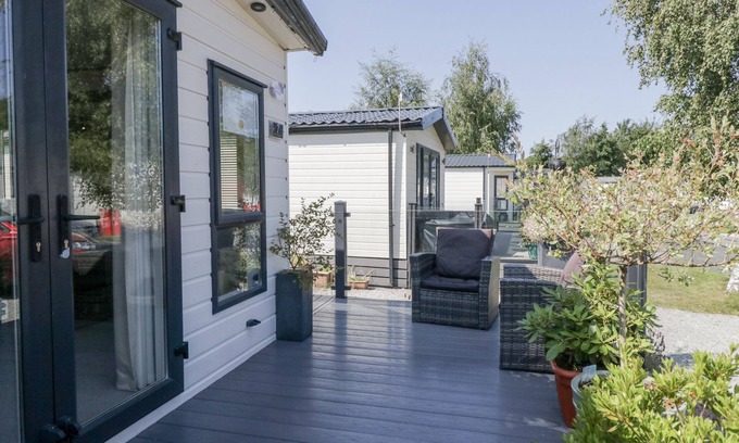 Tewitfield Cottage | Lilac Lodge