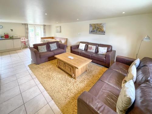 Nassington House | Lily Pad 2 - Uk43901