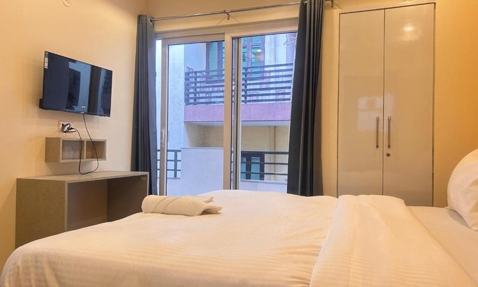 Sector 39 Hotel | Lime Tree Service Apartment - Medanta Medicity, Gurgaon