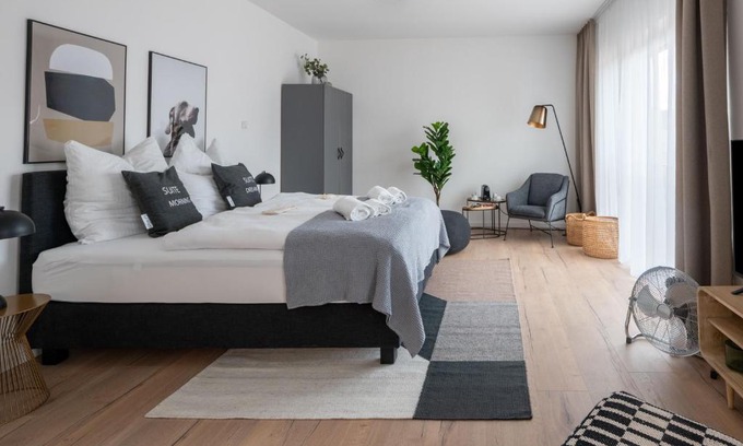 Bahnhofsviertel Apartment | Limehome Frankfurt Gutleutstraße - Digital Access