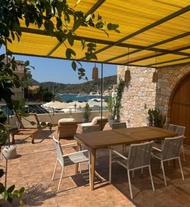 Vathy Apartment | Limone loft central square