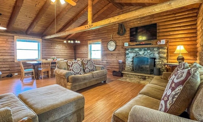 Lake Geneva Cabin | Lincoln Log Cabin · Elkhorn 3 Bedroom 2 Bathroom Log Cabin Sleeps 8