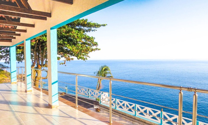 Borrifos House | Linda Costeira de 4 Suítes com Vista Para a Ilha de Alcatrazes