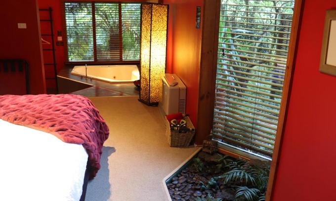 Mount Dandenong Bed & Breakfast | Linden Gardens Rainforest Retreat