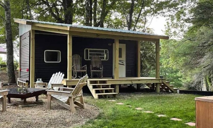 Altamont House | LINVILLE Nostalgic Mountain Farm Glamping Camper on Wedding Venue, 10 acre farm