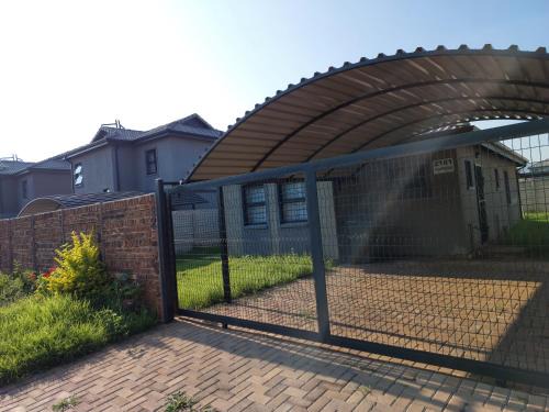 Pretoria Apartment | Little Andeon