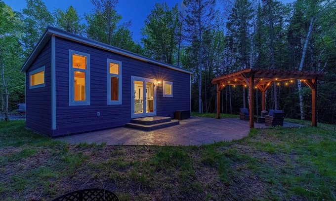 Cornucopia Cabin | Little Blue: Secluded Tiny Home w/walking path to Lake Superior