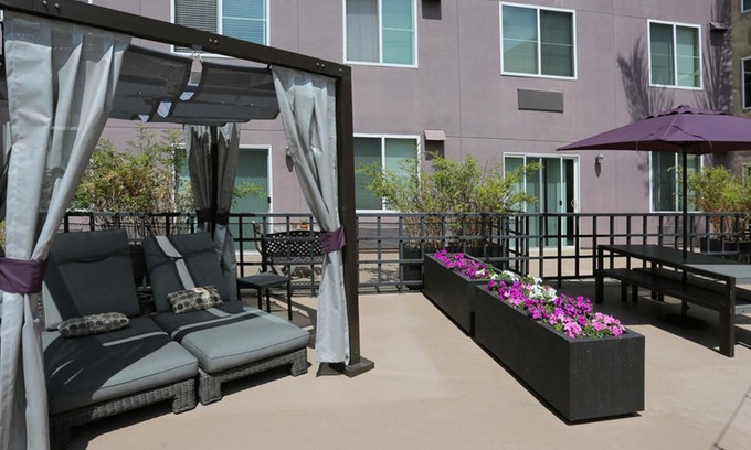 Porta D'italia Apartment | Little Italy Waterfront Condos 2BD 3