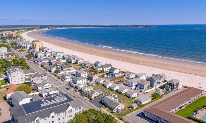 Old Orchard Beach Apartment | Little Miss Cottages - One Bedroom Cottage