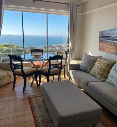 Simon's Town Apartment | Little Penguin