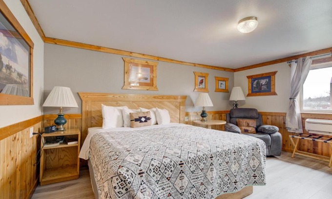 Livingston Hotel | Livingston Inn - Historic