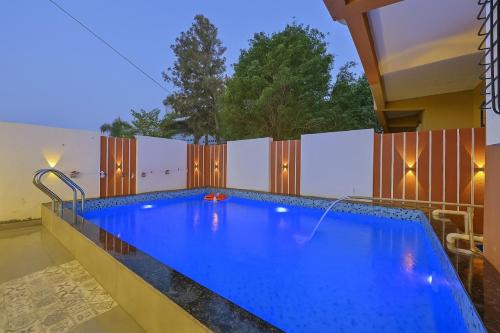 Malavli Villa | ll EMPYREAN STAY ll BLACK PEARL ll 2BHK ll AC ll PRIVATE POOL ll WIFI ll COUPLE FRIENDLY