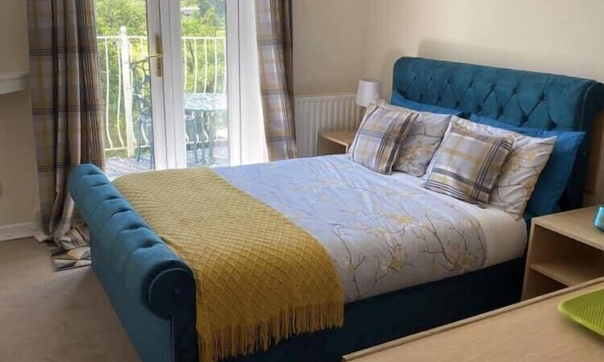 Crickhowell Hotel | Llanwenarth hotel