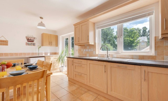 Pentrefelin House | Llety-Cariad - Two Bedroom House, Sleeps 5