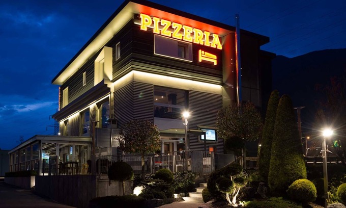 Valtellina House | Locanda Black and White