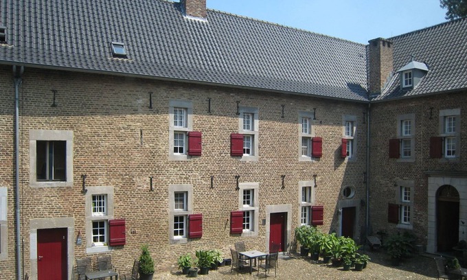 Mesch Apartment | Located 10km from Maastricht towards the Belgium border