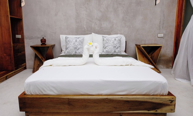 Catangnan House | Located in Central General Luna, Close to Beaches, Dining, and Attractions