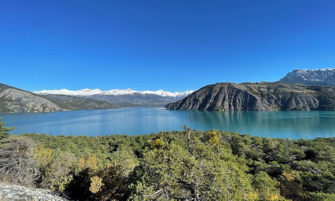 Rochebrune House | Located in the Campig des gorges de la Blanche, gateway to the Lac de serre p.