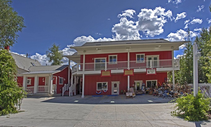 Midway Apartment | Located on Main Street, walk to everything in Midway! Can add another bedroom!