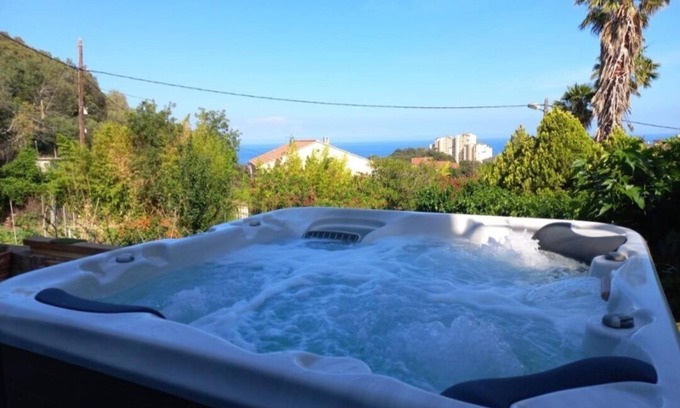 Bastia Apartment | Location Estivale Bastia U Fiumicellu, Vue Mer. Jacuzzi, Barbecue,