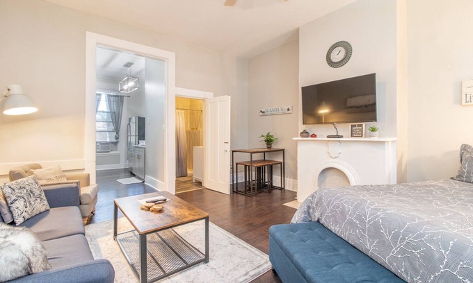 East Price Hill Apartment | Location! Fresh, Clean Studio 3 Miles from Downtown Cincinnati