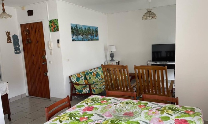 Les Abymes Apartment | Location Hibiscus à 5 Minutes de L'aéroport