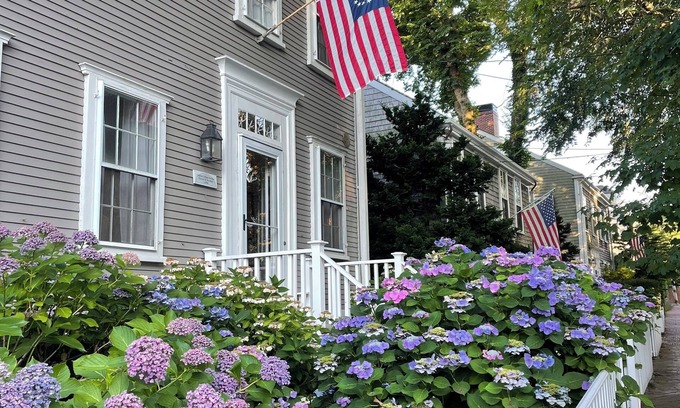 Nantucket Town House | Location! Location! Classic Nantucket 6-Bedroom Home Steps From Town!